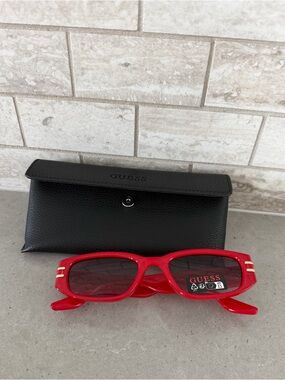 NWT GUESS Red Rectangular Sunglasses
